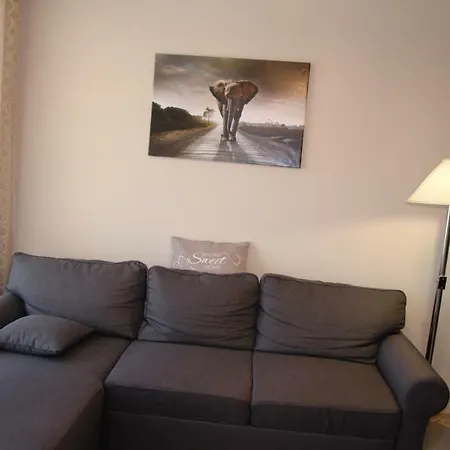 Family Biz Apartment *